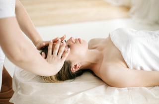 Регулярный массаж нормализует давление, повышает гибкость и снижает уровень кортизола — Университет Макмастера