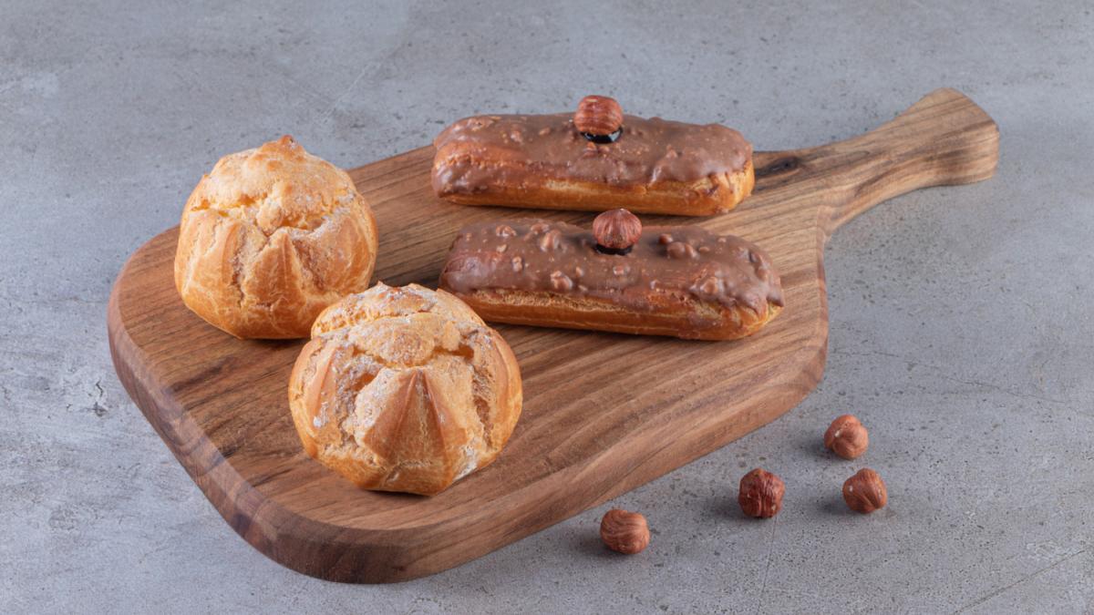 Профитроли и эклеры