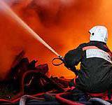 Волгоградские огнеборцы потушили горящий оборонный завод
