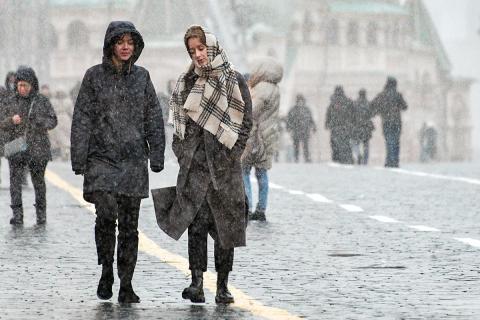 В Москве в начале недели выпадет снег и сформируется покров до 3 см — синоптик Тишковец
