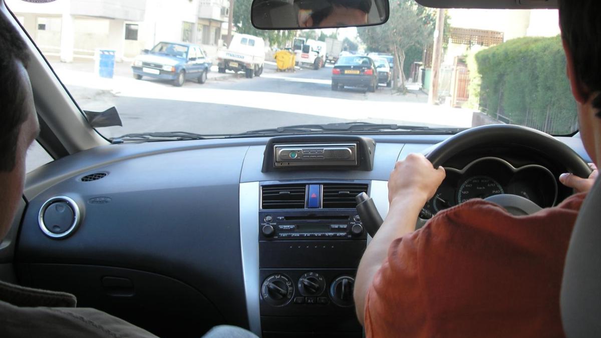 Праворульный автомобиль