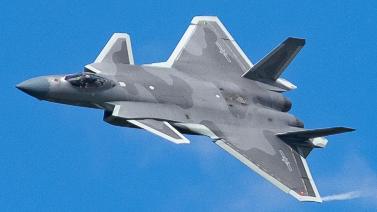 Истребитель J-20 Истребитель J-20