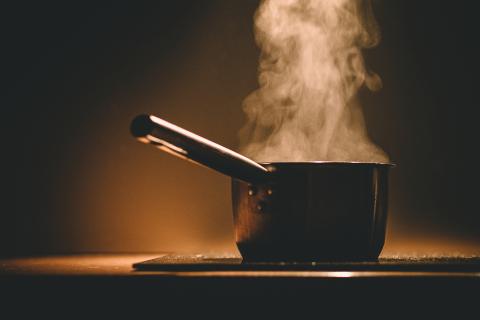 Простой способ очистки сковород и кастрюль без химии