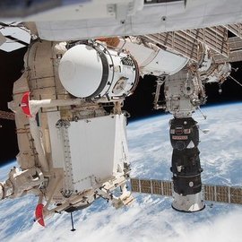 Исследователи разработали электростатическую ткань для защиты космонавтов от пыли