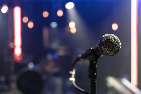 Тексты песен влияют на поведение сильнее мелодии — Psychology of Music