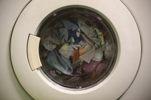 5 вещей, которые нельзя стирать с детской одеждой: советы по уходу за детскими вещами