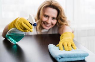 Эксперты оценили эффективность содовой пасты против пригоревшего жира