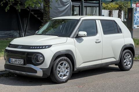 Hyundai представил в Японии электрический кроссовер Inster Cross за 2,02 млн рублей