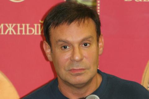 Ефим Шифрин рассказал об использовании искусственного интеллекта в учебе и соцсетях