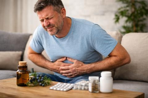 Желудок болит месяцами, а анализы чистые: природное средство сломало замкнутый круг