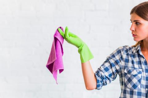 Сильно грязную микрофибру стирают в тёплой воде — House Digest