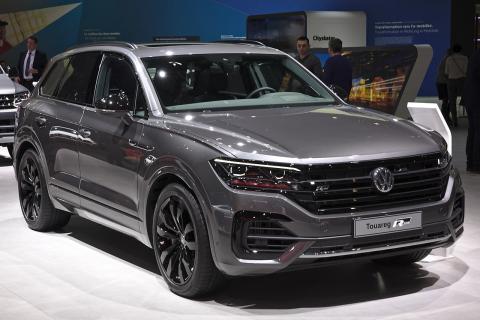 В Китае начали продажи Volkswagen Touareg 2025 с 2-литровым мотором и адаптивной подвеской