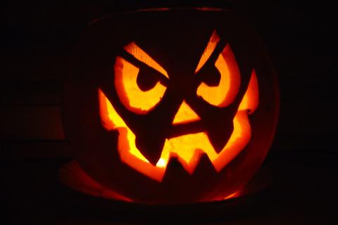 Хэллоуин дома: как создать уют и атмосферу праздника своими руками Хэллоуин дома: как создать уют и атмосферу праздника своими руками