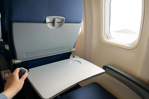 Как не дать соседу испортить полёт: советы по выживанию в воздухе