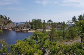 Путешественник прошёл водный маршрут по Ладожским шхерам на байдарке