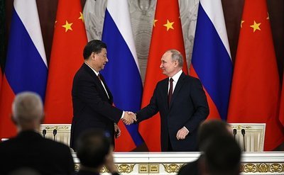 Telegraph: Путин и Си Цзиньпин говорят о мире, готовясь к войне