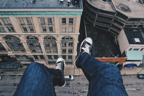 Новый закон о запрете экскурсий по крышам не остановил нелегальных гидов — TourDom