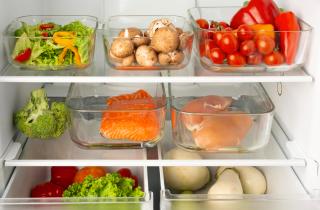 Лора Каттано предупредила, что молоко нельзя хранить на дверце холодильника из-за перепадов температуры