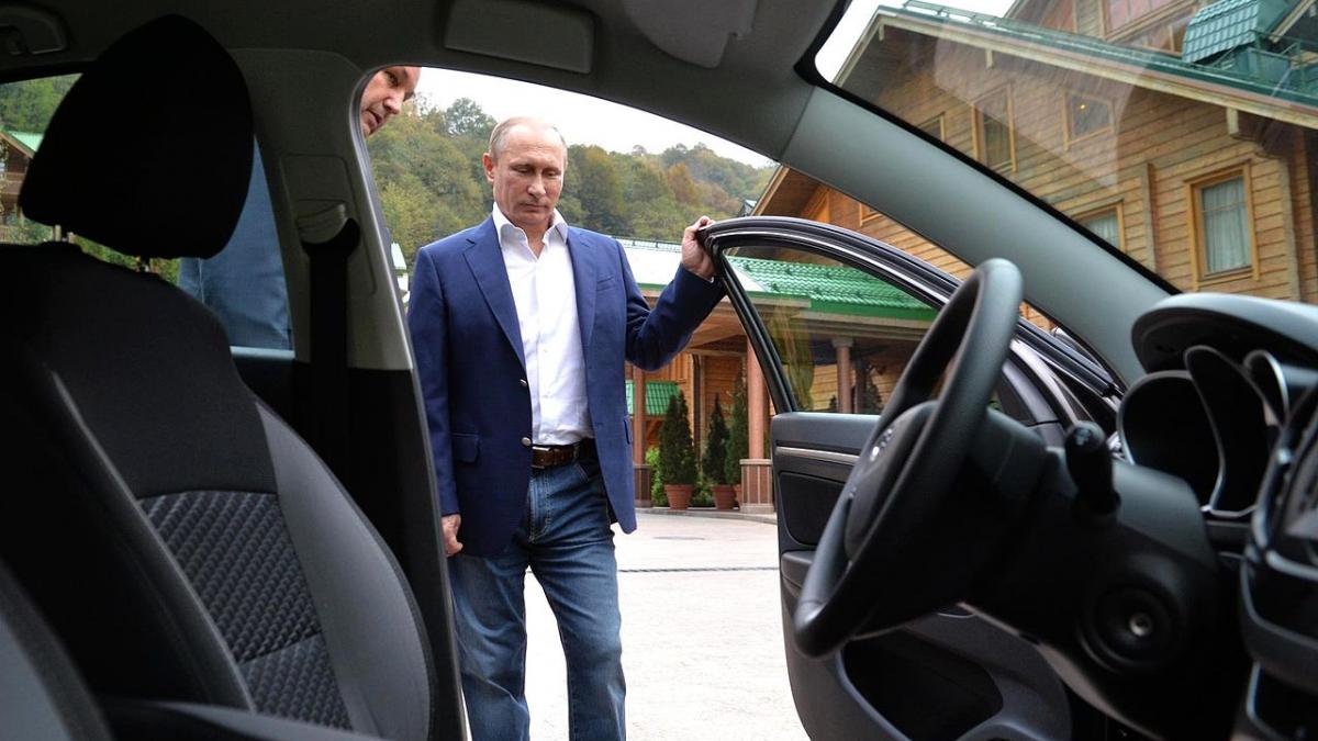 Lada Vesta и Владимир Путин