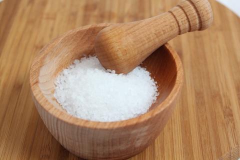 Россиянам рассказали, как есть меньше соли без потери вкуса