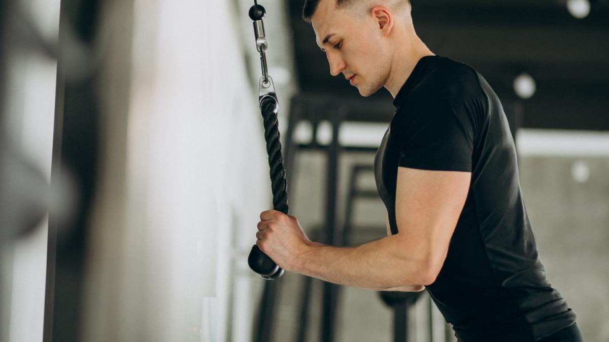 Разгибание рук на трицепс