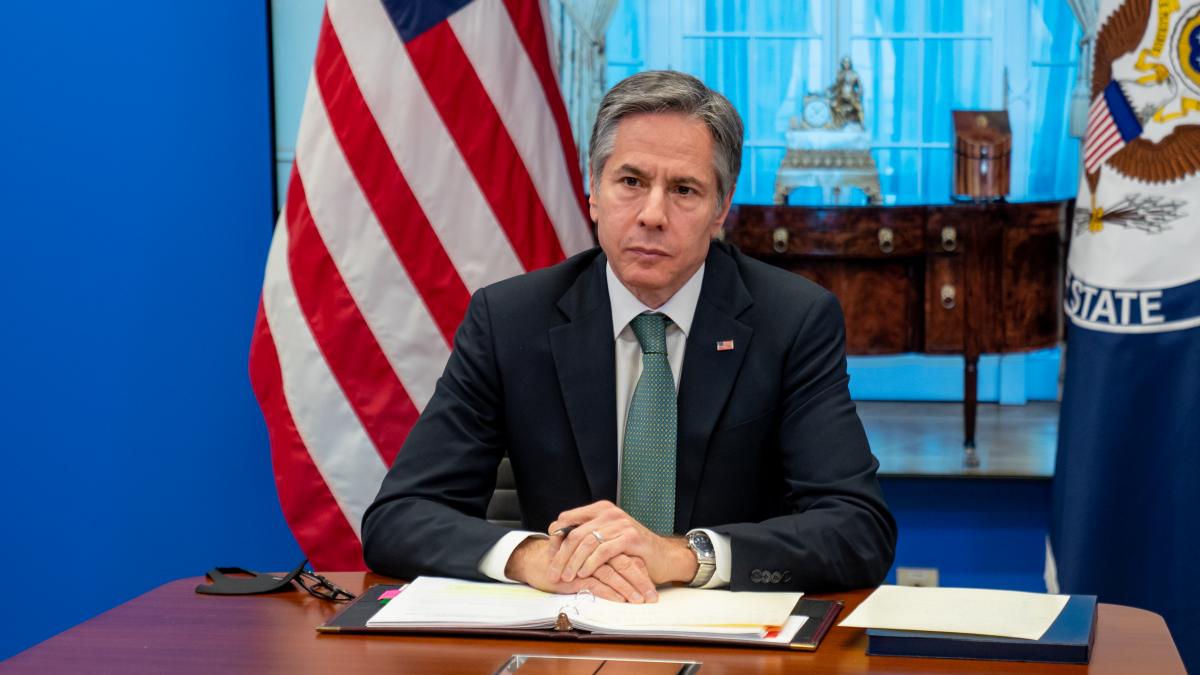 Secretary Blinken Hosts Semiconductor Industrial Association Roundtable (51133433333)