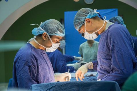 В Китае врачи извлекли из желудка пациента зажигалку спустя 35 лет