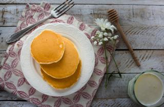 Блины без муки получаются пышнее обычных — весь секрет в одном привычном продукте