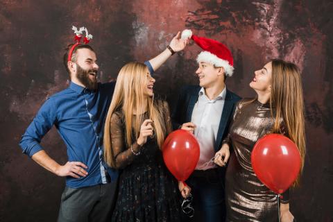 Работодатели выбрали подарочные карты как главный корпоративный подарок — ТАСС