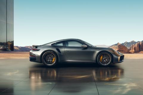 Porsche: 911 Turbo S нового поколения стал самым быстрым серийным авто марки