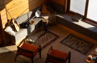 Дерево, лен и керамика меняют атмосферу дома — кантри создаёт ту самую “тихую гавань”