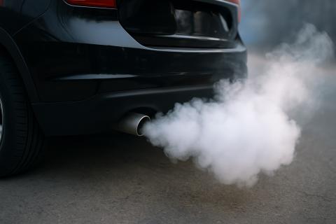 По цвету выхлопа можно определить неисправность двигателя