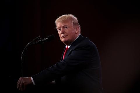 Трамп заявил о регулярных обсуждениях ужесточения санкций против России с конгрессом