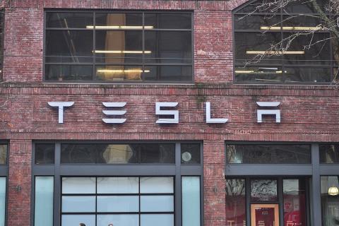 Илон Маск раскрыл планы Tesla на доступную версию Model Y вместо Model 2