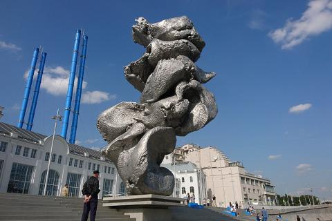 Скульптуру Урса Фишера 