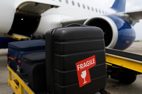В аэропортах США участились кражи данных с багажных бирок — Delta Air Lines