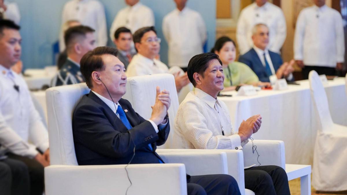 Yoon Suk Yeol and Bongbong Marcos at the Philippines–Korea Business Forum