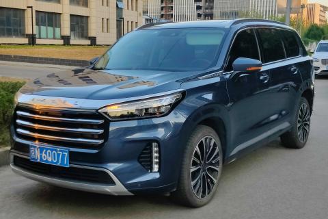 Exeed VX, Omoda S5 GT и Hongqi H5 New подешевели сильнее всего за год — данные АГ 