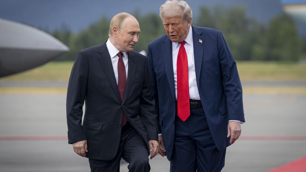 Trump, Putin Alaska Arrival (9260677)