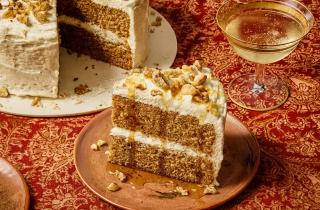 Турецкий мокрый шоколадный кекс приобретает влажность благодаря какао-пропитке