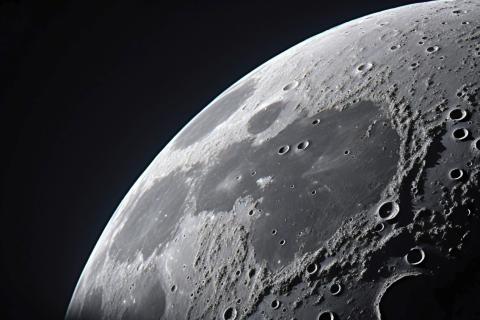 Учёные NASA обнаружили, что лунный реголит защищает экзосферу от солнечного ветра