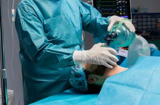 Music and Medicine: музыка снижает дозы анестетиков во время лапароскопической холецистэктомии