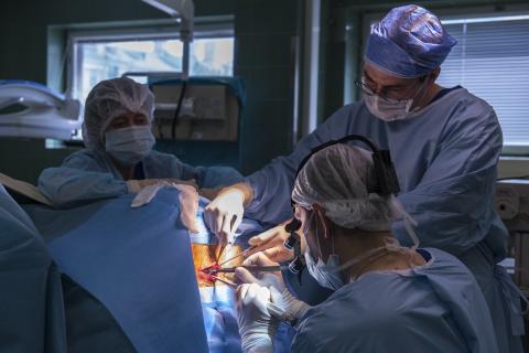 Рак печени отступил: в Свердловске уникальная операция дала шанс пациенту