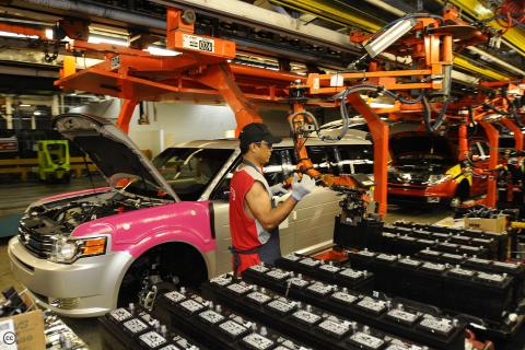 Россия и Киргизия обсуждают запуск сборки российских автомобилей на киргизских заводах