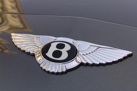 Bentley стала лидером рынка подержанных люксовых машин в России в июле 2025 года
