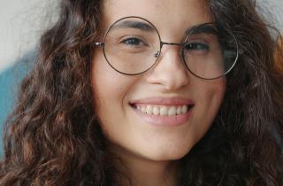 Ольга Энс: яблоки и клюква помогают защитить зубы от кариеса после сладкого