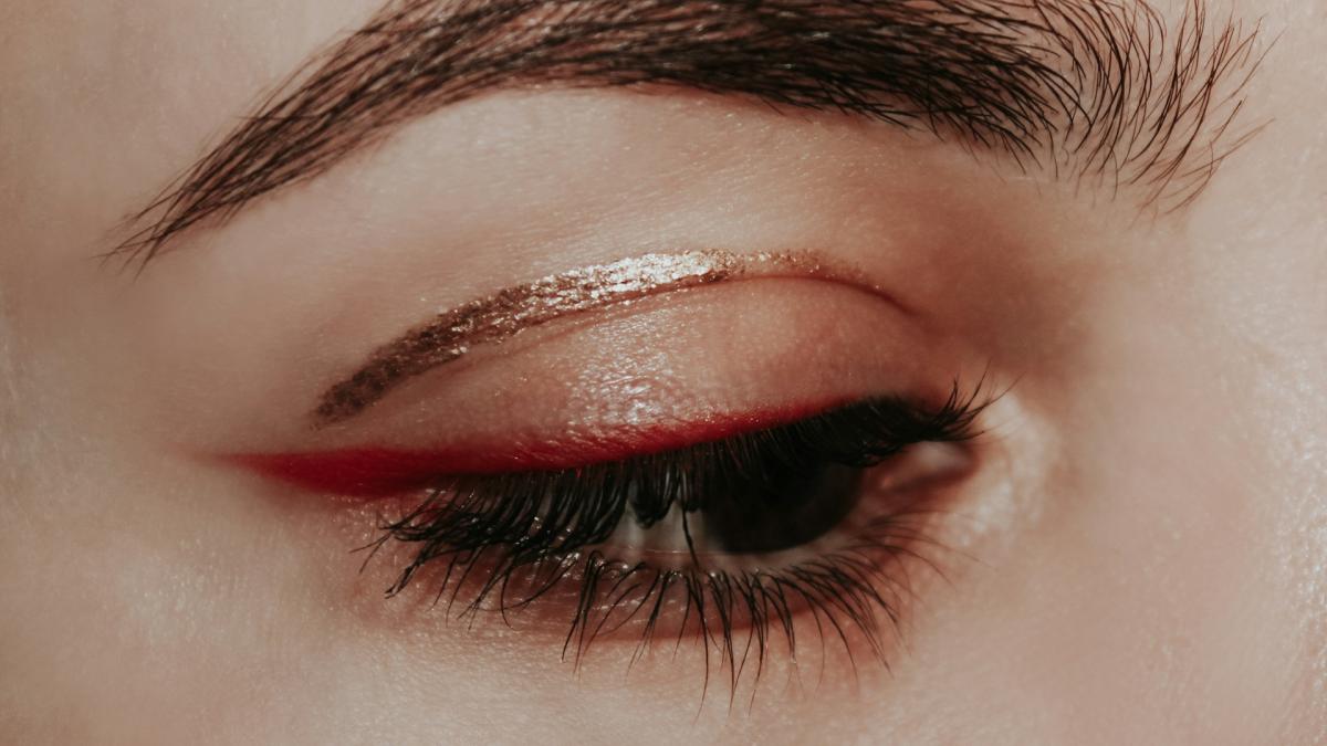 Стрелки на глазах