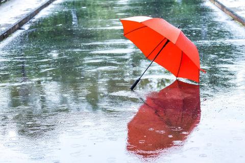 Nature: учёные обнаружили трифторуксусную кислоту в дождевой воде, льду и других видах осадков