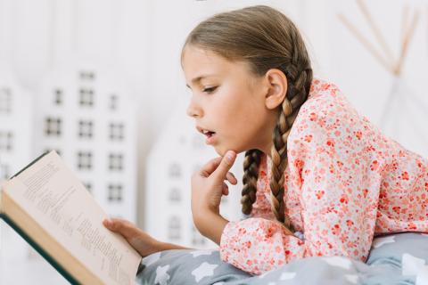 Минпросвещения утвердило список из 75 патриотических книг для младших, средних и старших классов