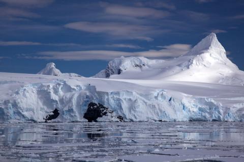 Nature: площадь морского льда у побережья Антарктиды сократилась на 100 км с 2014 года